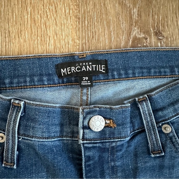 J.Crew Mercantile Women’s Distressed Frayed Hem Medium Wash Jeans Sz 29 GUC - Picture 5 of 8